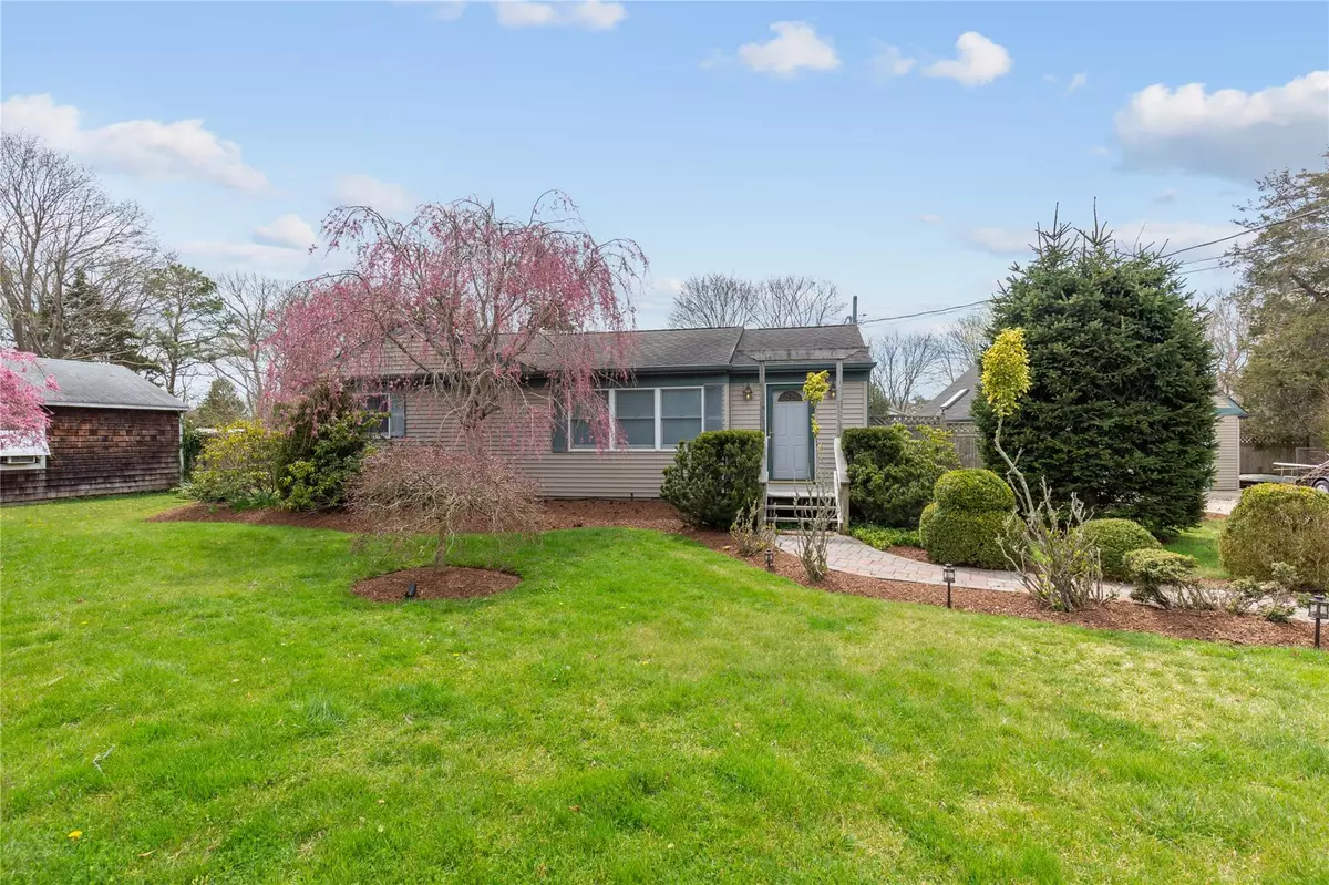 Hampton Bays, NY 11946,7 Suffolk RD