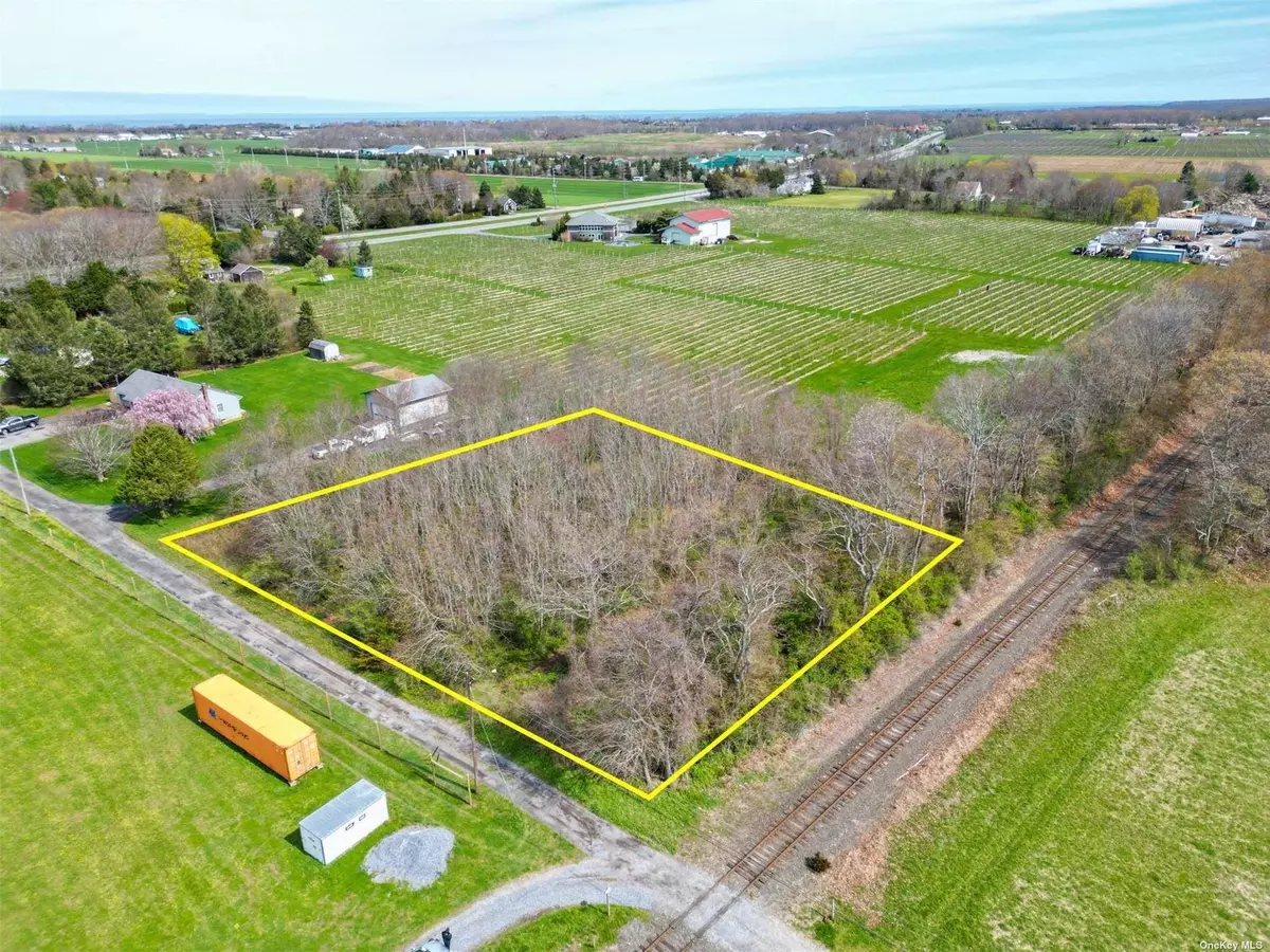 Cutchogue, NY 11935,County Rd 48
