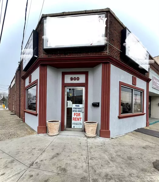900 Hempstead TPKE, Franklin Square, NY 11010