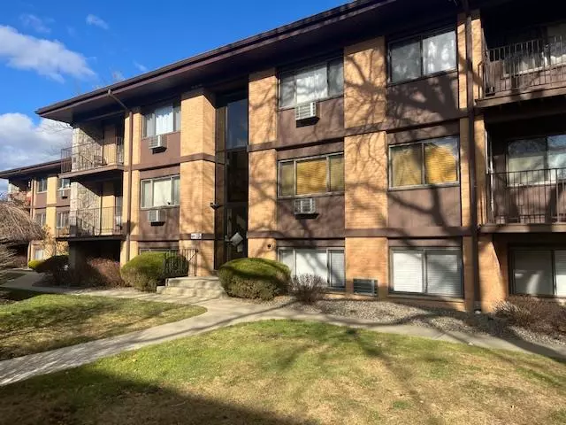 10 Oakwood TER #124, New Windsor, NY 12553