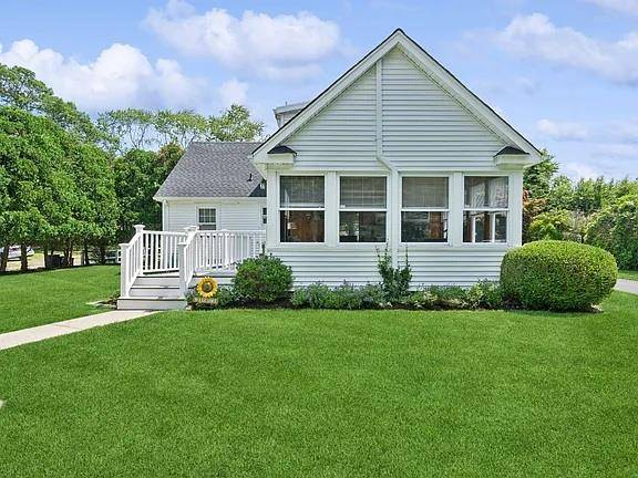 Hampton Bays, NY 11946,25 Squiretown