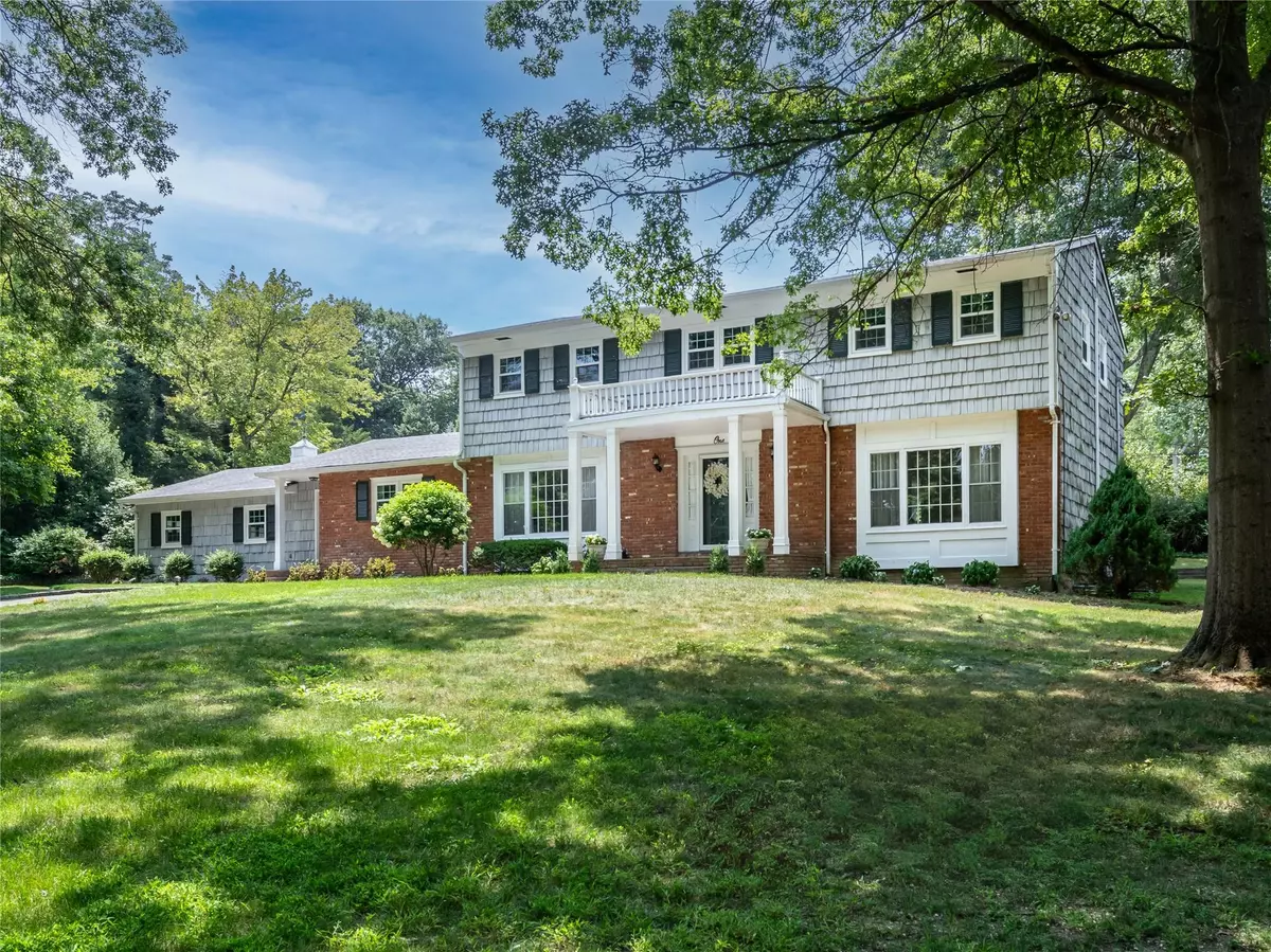 Old Brookville, NY 11545,1 Michaels LN