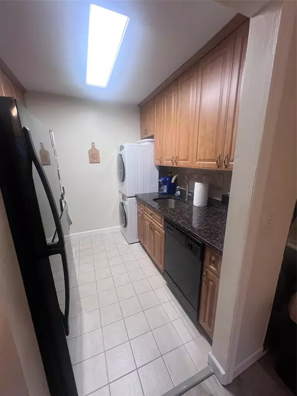 Ronkonkoma, NY 11779,31 Richmond BLVD #1A