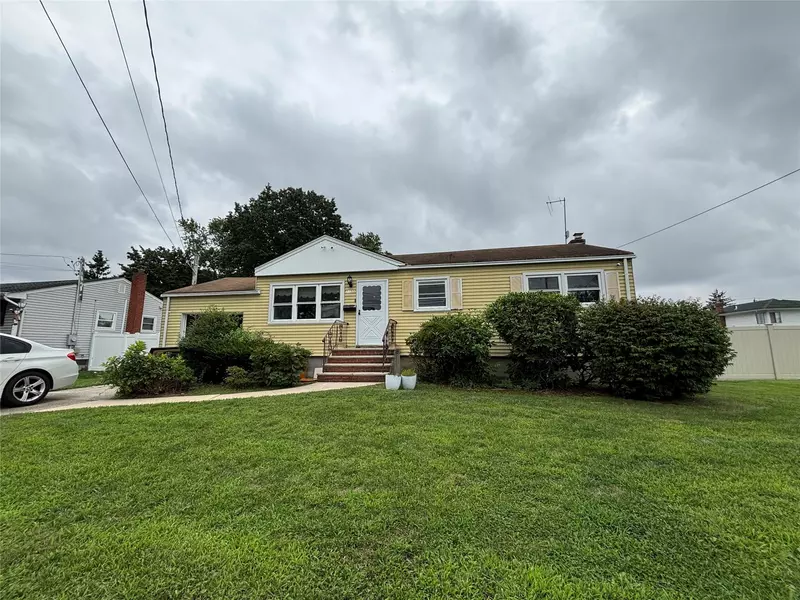 1150 America AVE, West Babylon, NY 11704