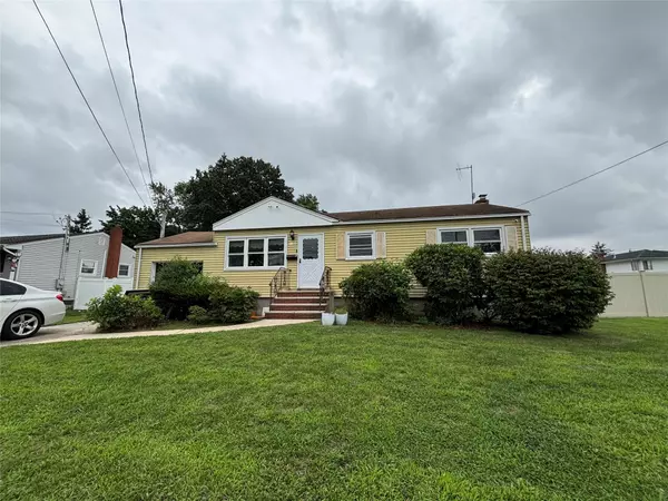 1150 America AVE, West Babylon, NY 11704