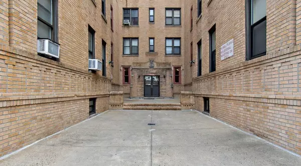 829 Adee AVE #2L, Bronx, NY 10467