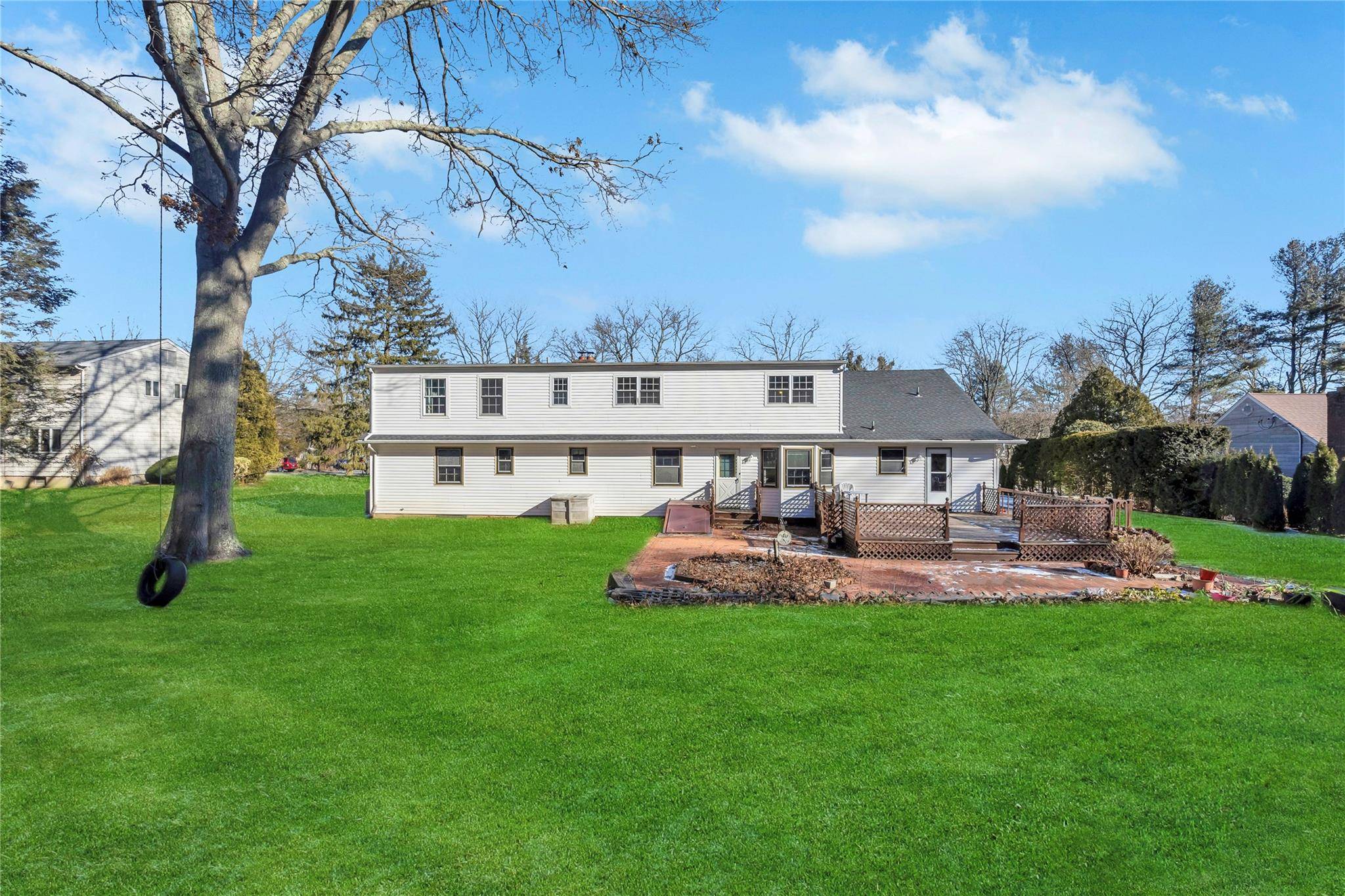 Dix Hills, NY 11746,29 Grayon DR