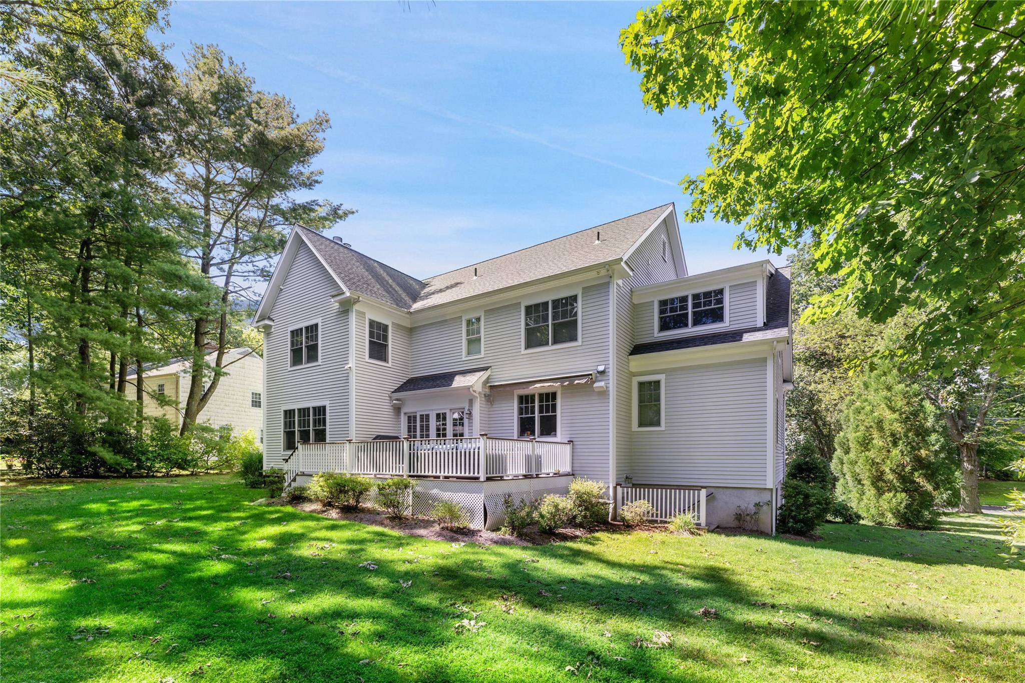 Scarsdale, NY 10583,24 Myrtledale RD