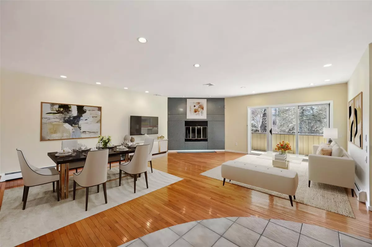 Suffern, NY 10901,4 Dakota CT