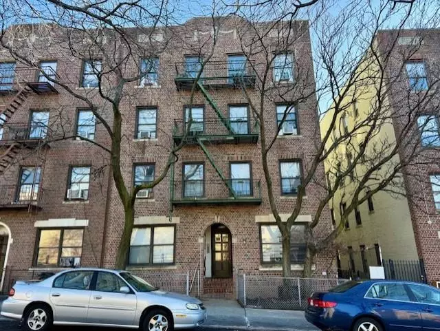 21-39 27 ST, Astoria, NY 11105