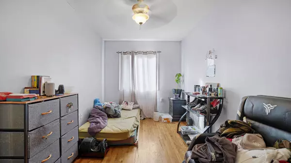 Bronx, NY 10461,1409 Overing ST