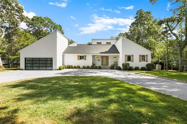 Westhampton Beach, NY 11978,28 Bridle PATH