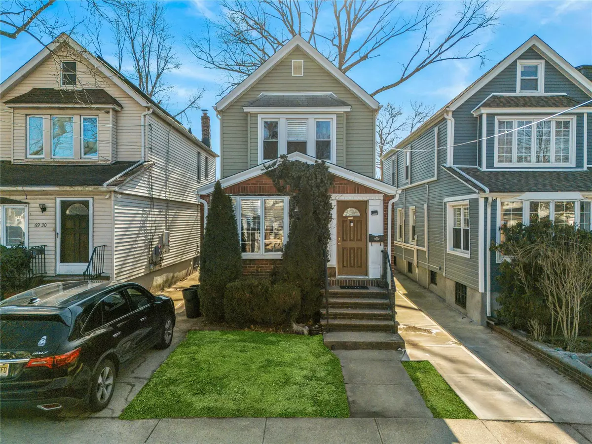Forest Hills, NY 11375,69-26 Nansen ST