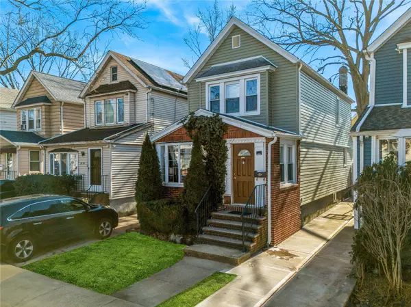 Forest Hills, NY 11375,69-26 Nansen ST