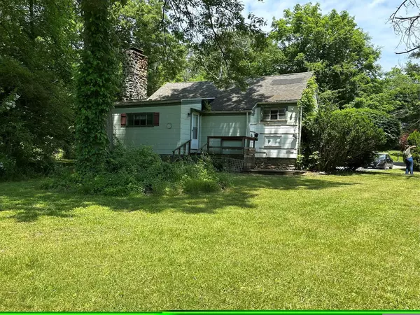 Greenwood Lake, NY 10950,183 Old Tuxedo RD