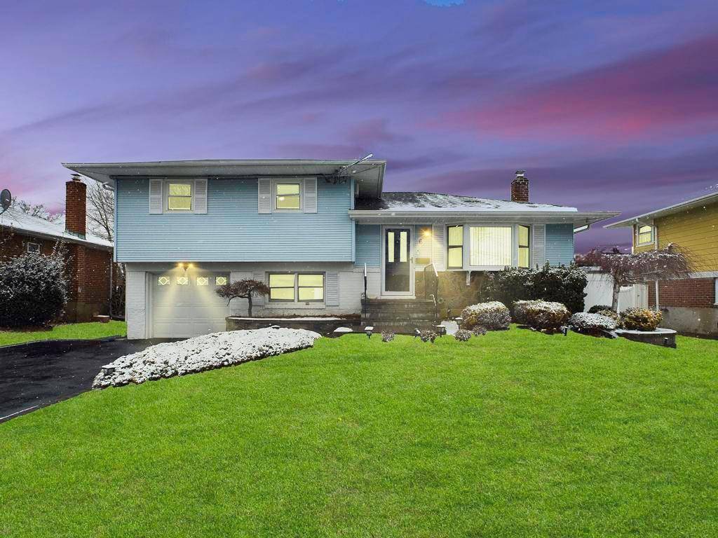 6 Evers ST, Hicksville, NY 11801