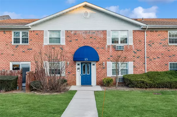 460 Old Town RD #13P, Port Jefferson Station, NY 11776