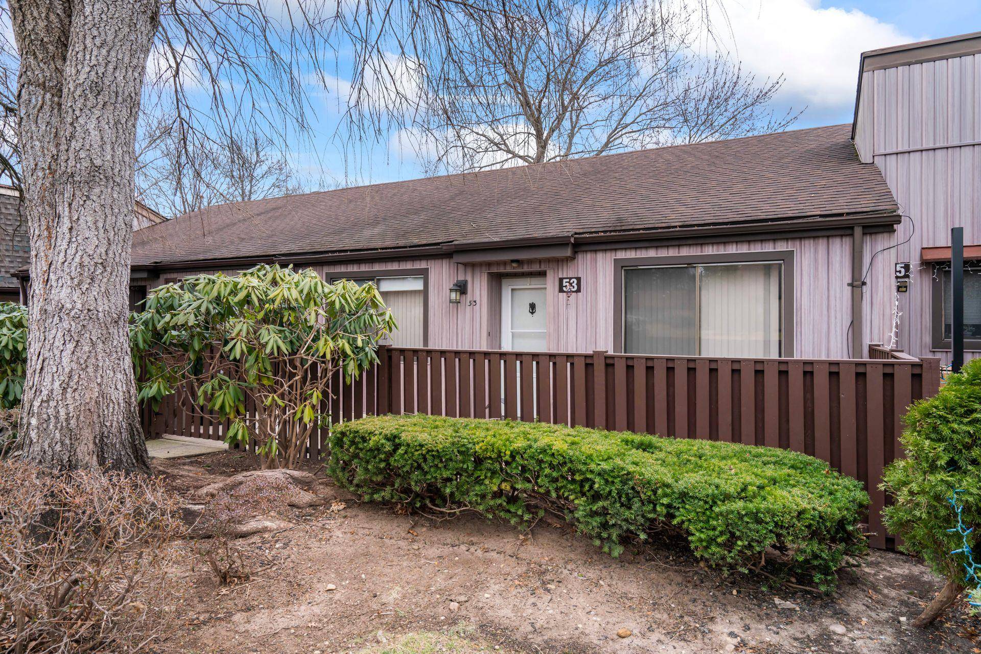 53 Strathmore Gate DR, Stony Brook, NY 11790