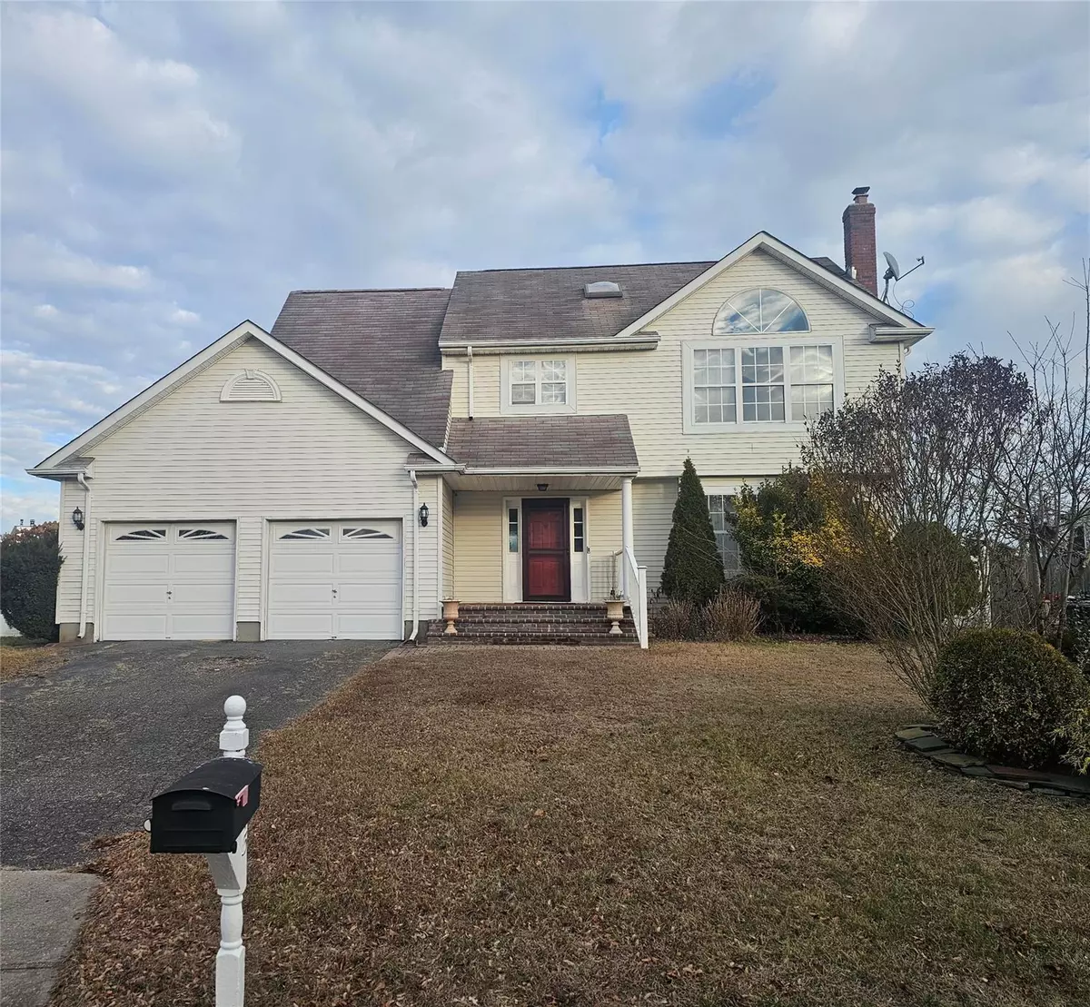 Manorville, NY 11949,15 Lea AVE