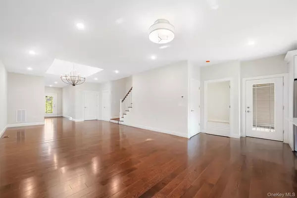 Campbell Hall, NY 10916,27 Ottaway LN #18