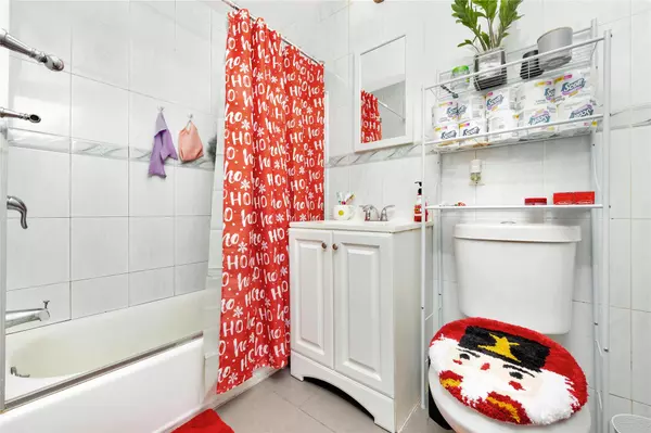 Astoria, NY 11102,14-26 30 DR