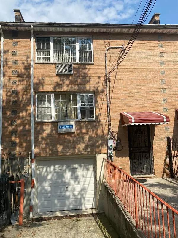 4004 Grace AVE, Bronx, NY 10466