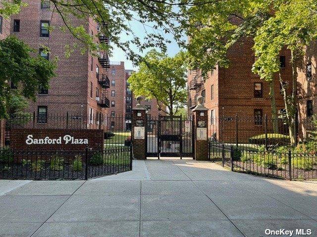 Flushing, NY 11355,144-64 Sanford AVE #11