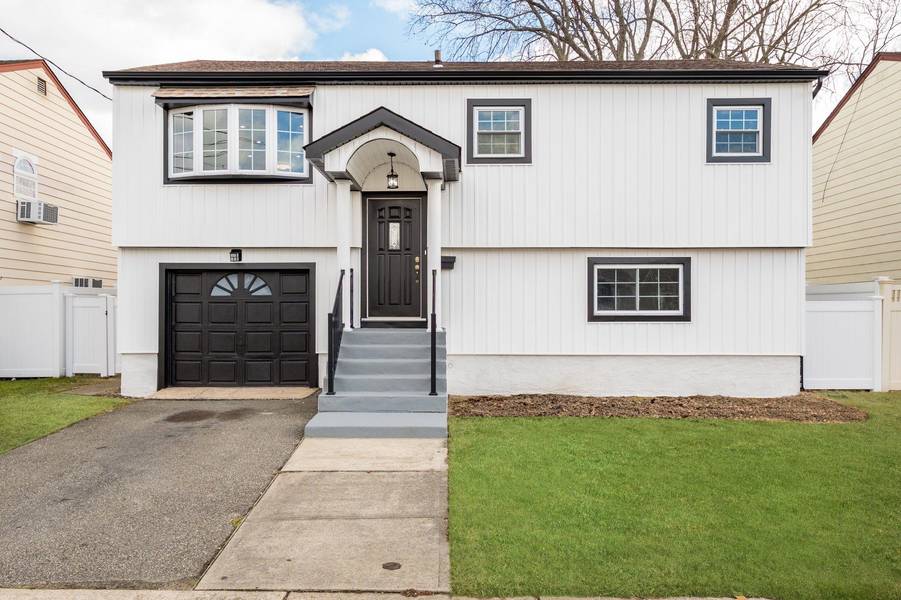 377 Westside AVE, Freeport, NY 11520