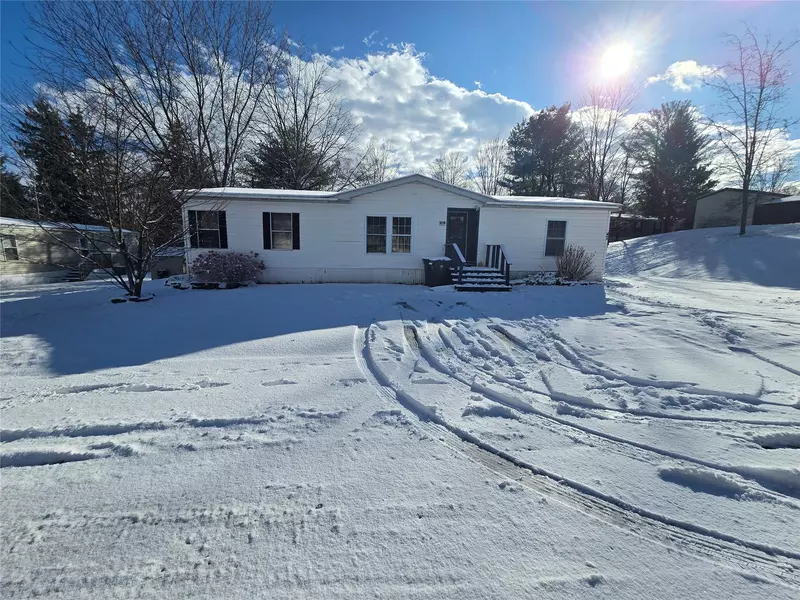 24 Birch LN, Bloomingburg, NY 12721