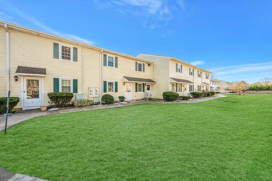 215 E Main #3, East Islip, NY 11730