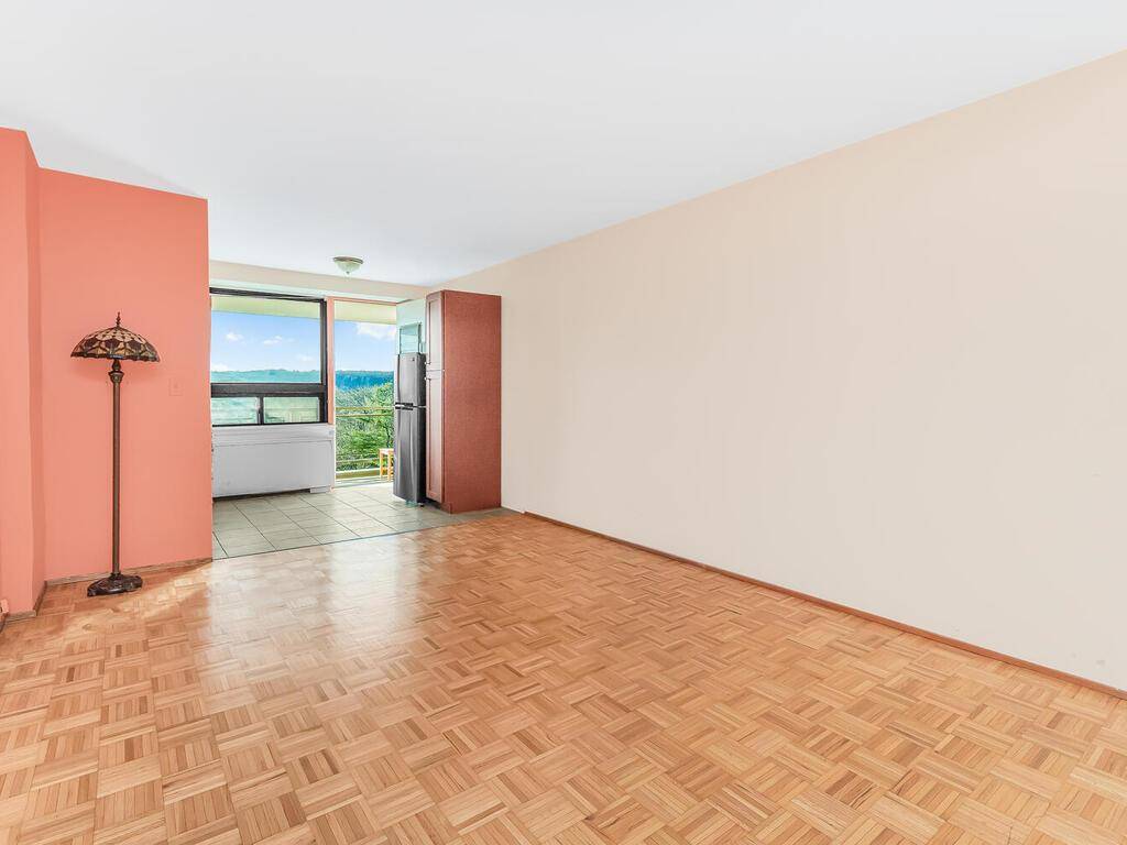 Bronx, NY 10471,4705 Henry Hudson Parkway #4A