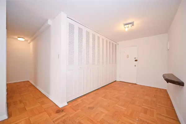 Forest Hills, NY 11375,102-10 66 RD #9E