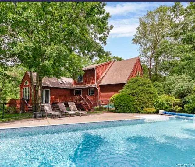 Hampton Bays, NY 11946,12 Hildreth RD