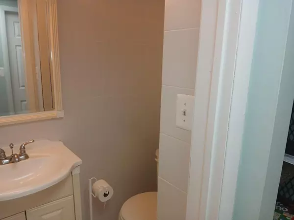 Westbury, NY 11590,309 Madison Street #6