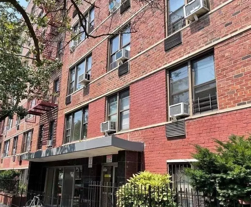 Elmhurst, NY 11373,91-15 Lamont AVE #2G