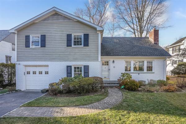 31 Valley RD,  Scarsdale,  NY 10583