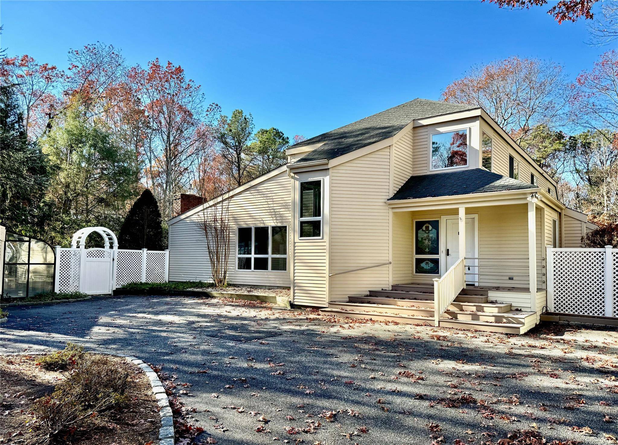 Quogue, NY 11959,23 Deer PATH