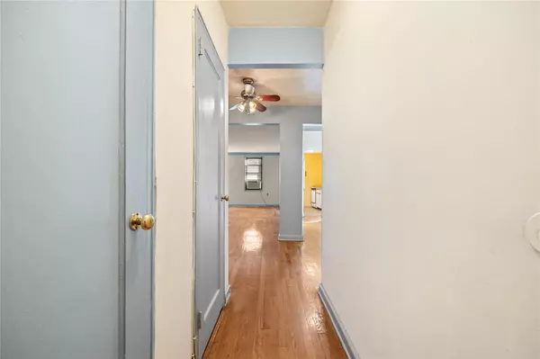 Rego Park, NY 11374,99-63 66th AVE #B18