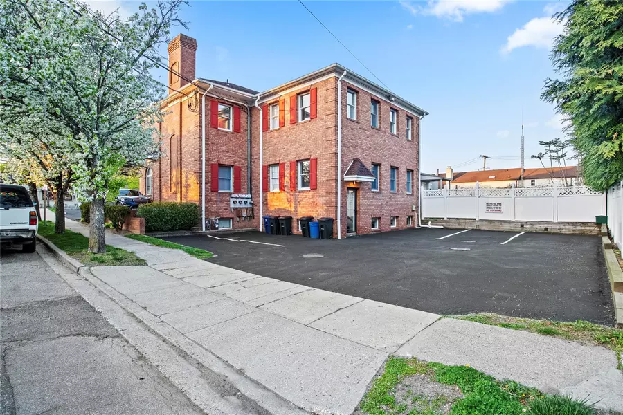 191 Forest AVE #LL, Locust Valley, NY 11560