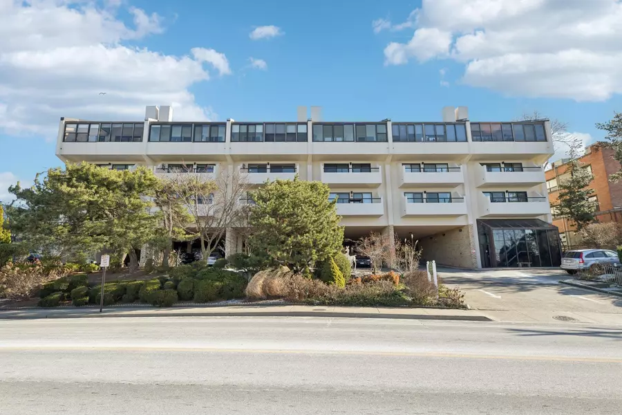 372 Main ST #209, Port Washington, NY 11050