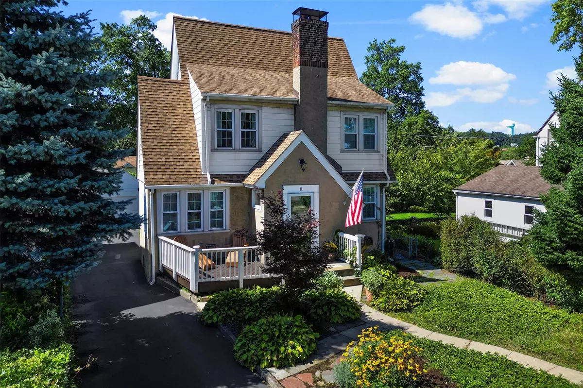 Yonkers, NY 10710,11 (AKA 13) Storey LN