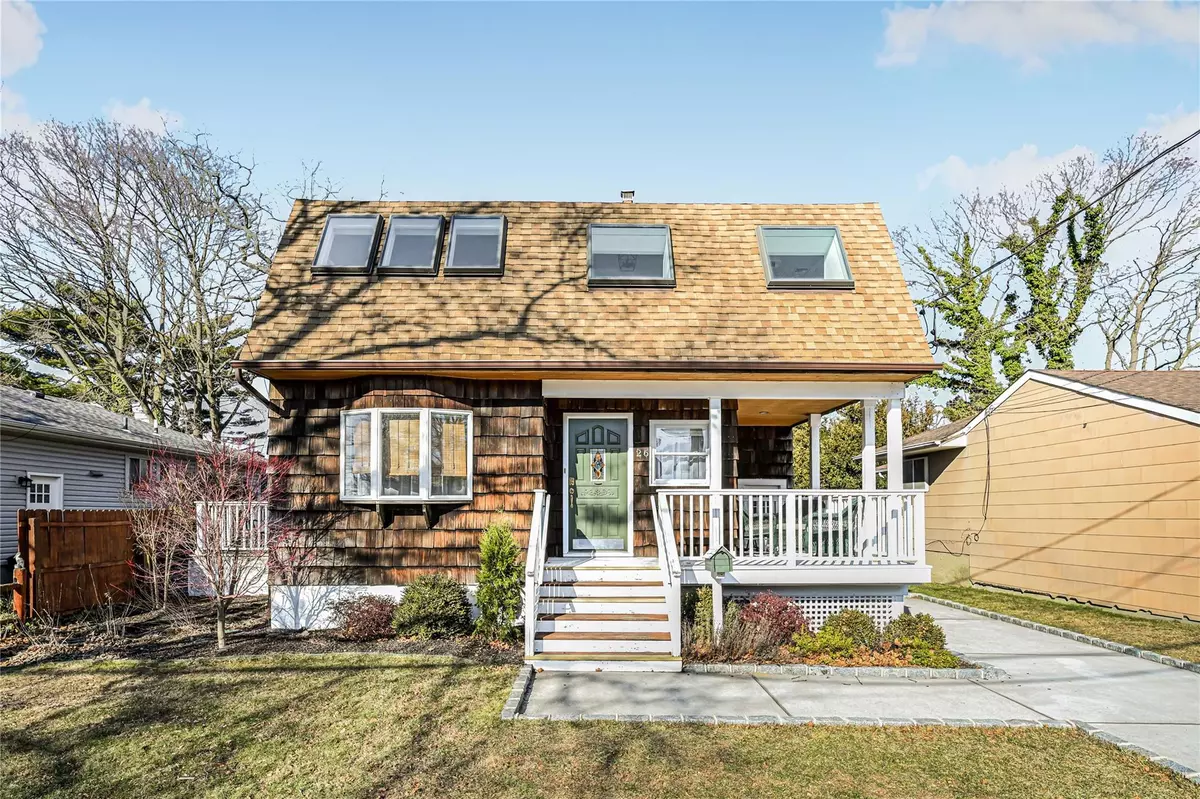 Merrick, NY 11566,26 Princeton PL