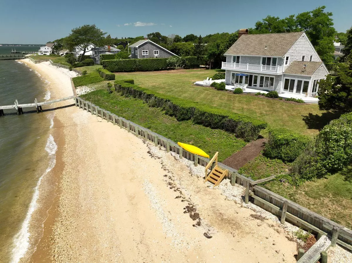 Shelter Island, NY 11964,90 Peconic AVE