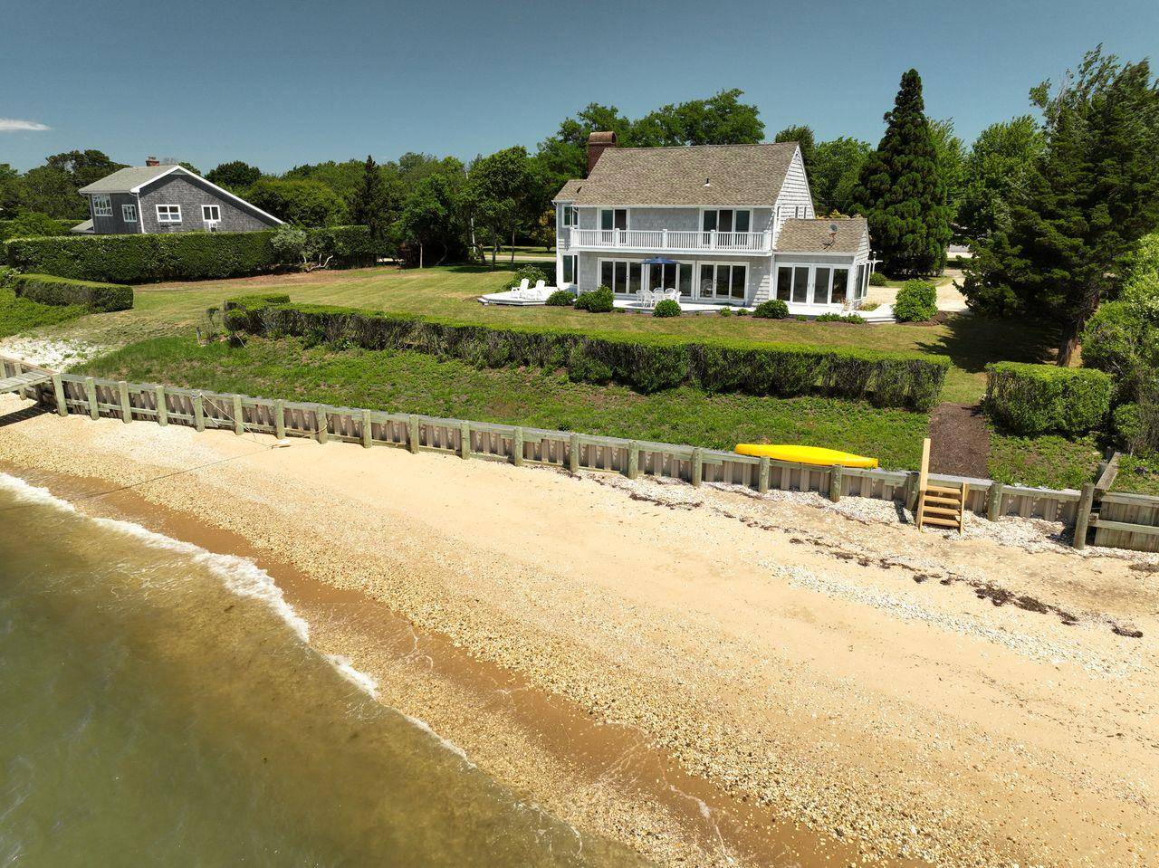 Shelter Island, NY 11964,90 Peconic AVE
