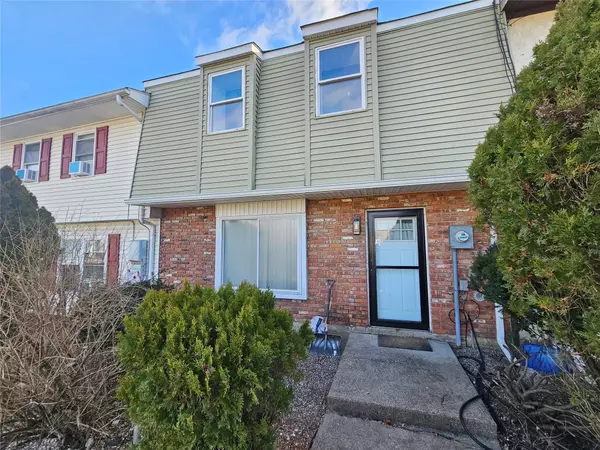 34 Black Stallion CT,  Middletown,  NY 10940