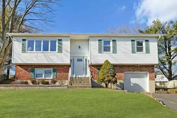 Nanuet, NY 10954,38 Jockey Hollow DR