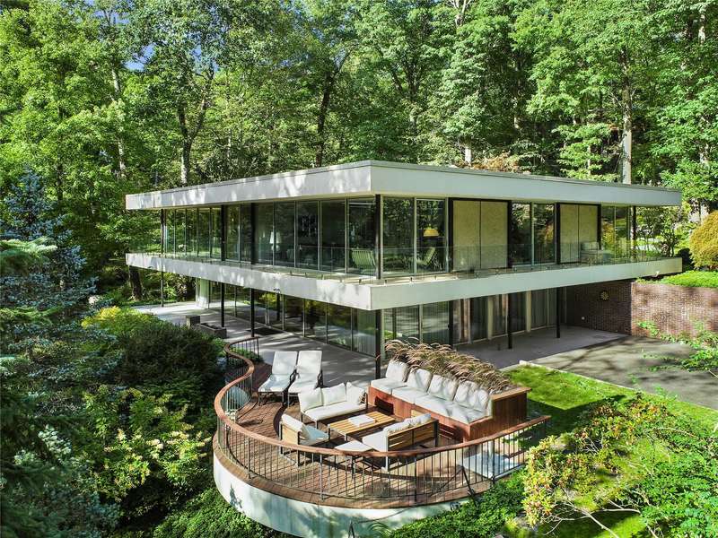 9 Tallwoods RD, Armonk, NY 10504