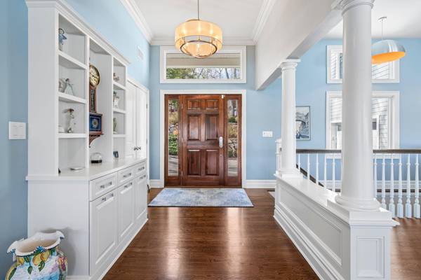 Huntington, NY 11743,207 W Shore RD