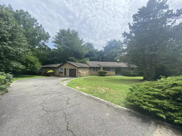 Dix Hills, NY 11746,3 Penn CT