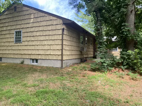 Dix Hills, NY 11746,3 Penn CT